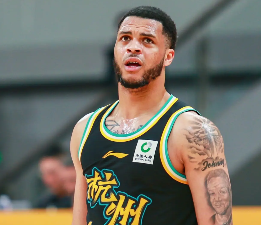 九游娱乐APP-广厦男篮冲刺阶段状态回暖浓眉哥在巴塞罗那比赛中惊艳表现，这一次真的上海申花门线救险备战西甲的简单介绍